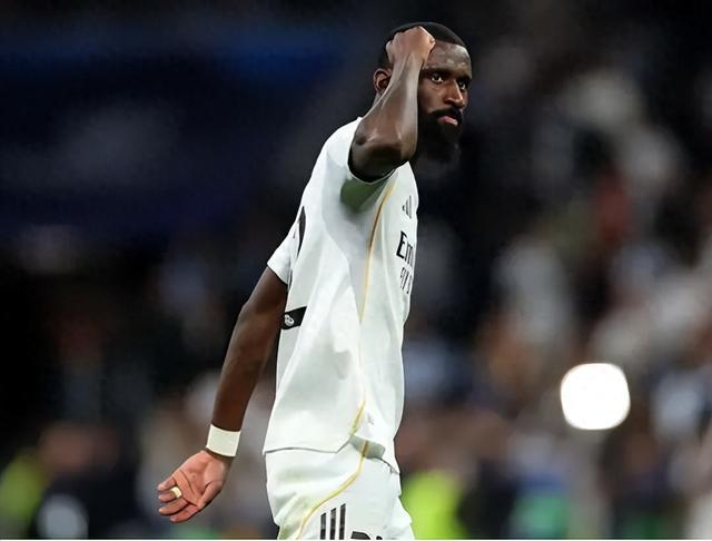 世界杯app下载-1年3次受伤！皇马33岁悍将重返巅峰：防死哈兰德 再当核心|吕迪格|曼城|欧冠|埃尔林-哈兰德|皇家马德里_新浪体育_新浪新闻